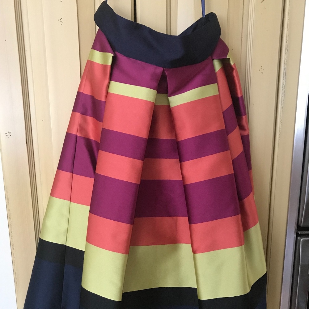 Striped Skirt mid leg length